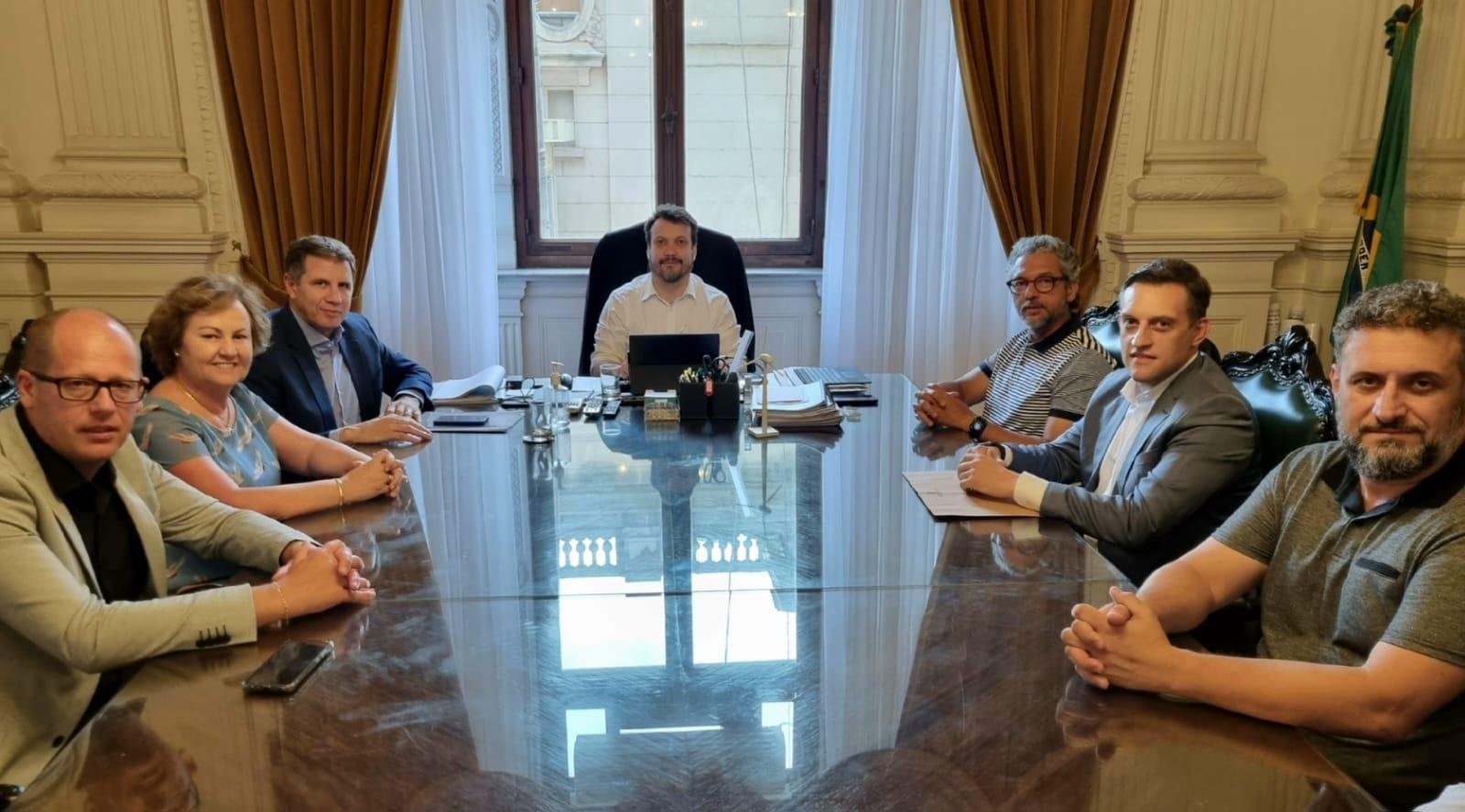 Bancada do PP se reuniu com o chefe da Casa Civil, Artur Lemos