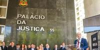 Ato foi realizado pela Ajuris, em parceria com o TJRS, no átrio do Palácio da Justiça, em Porto Alegre