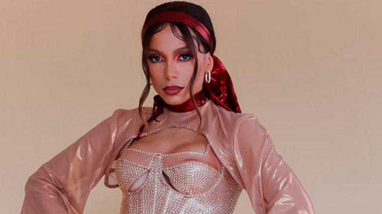 Anitta fez show com visual em homenagem &agrave; revolucion&aacute;ria brasileira  Anita Garibaldi