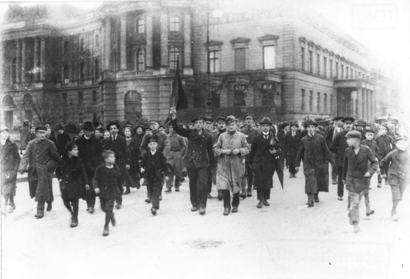 Protestos contra a ocupa&ccedil;&atilde;o francesa na regi&atilde;o do Ruhr.