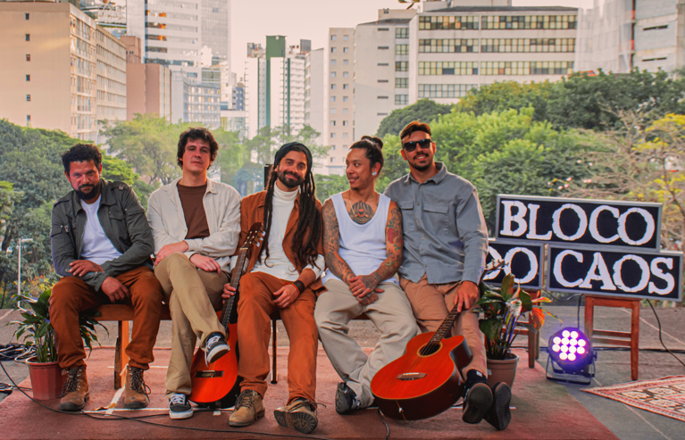 Bloco do Caos &eacute; conhecido por misturar reggae, rock e rap