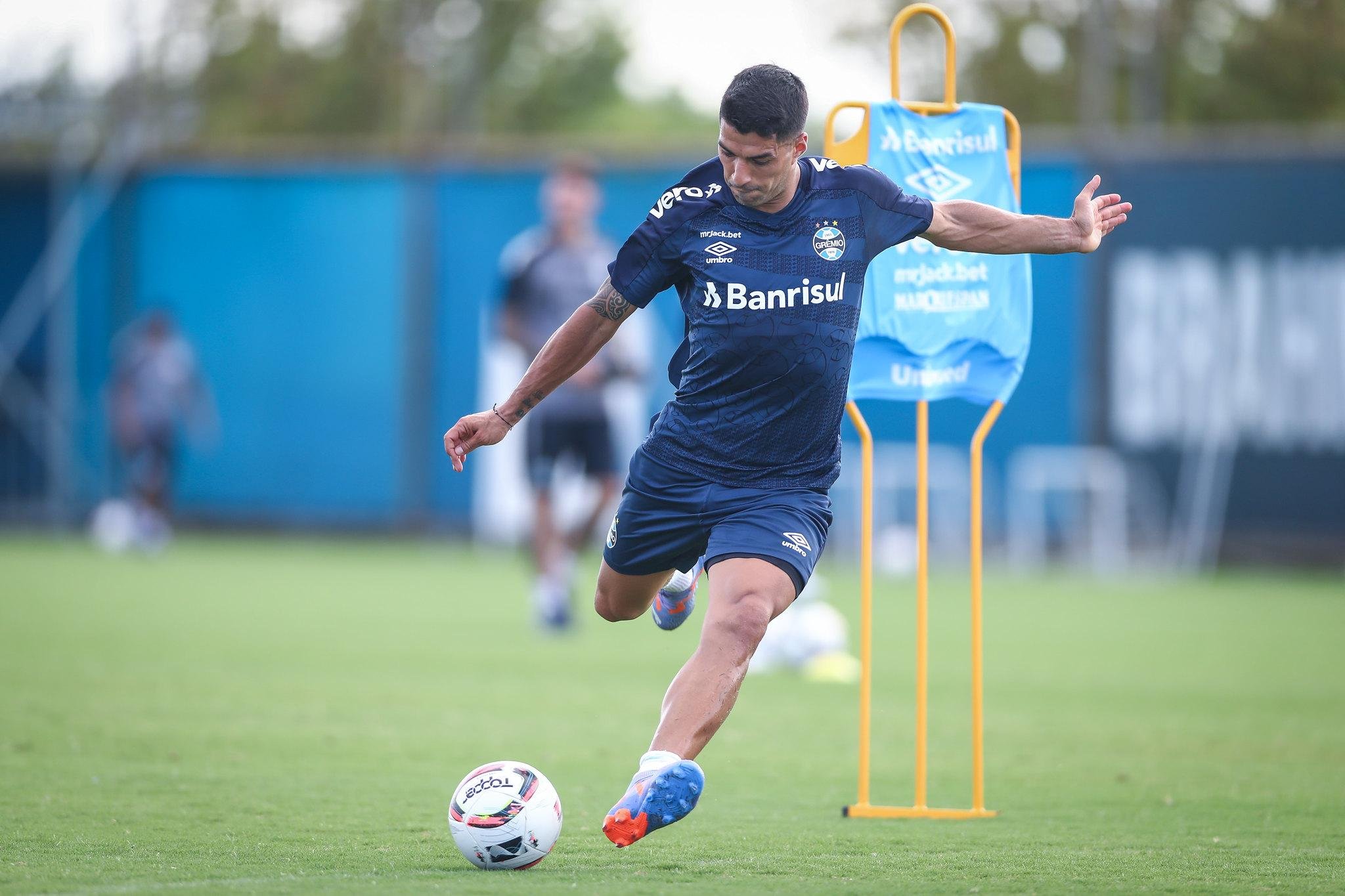 Luis Su&aacute;rez &eacute; a esperan&ccedil;a de gols do Tricolor em Caxias do Sul