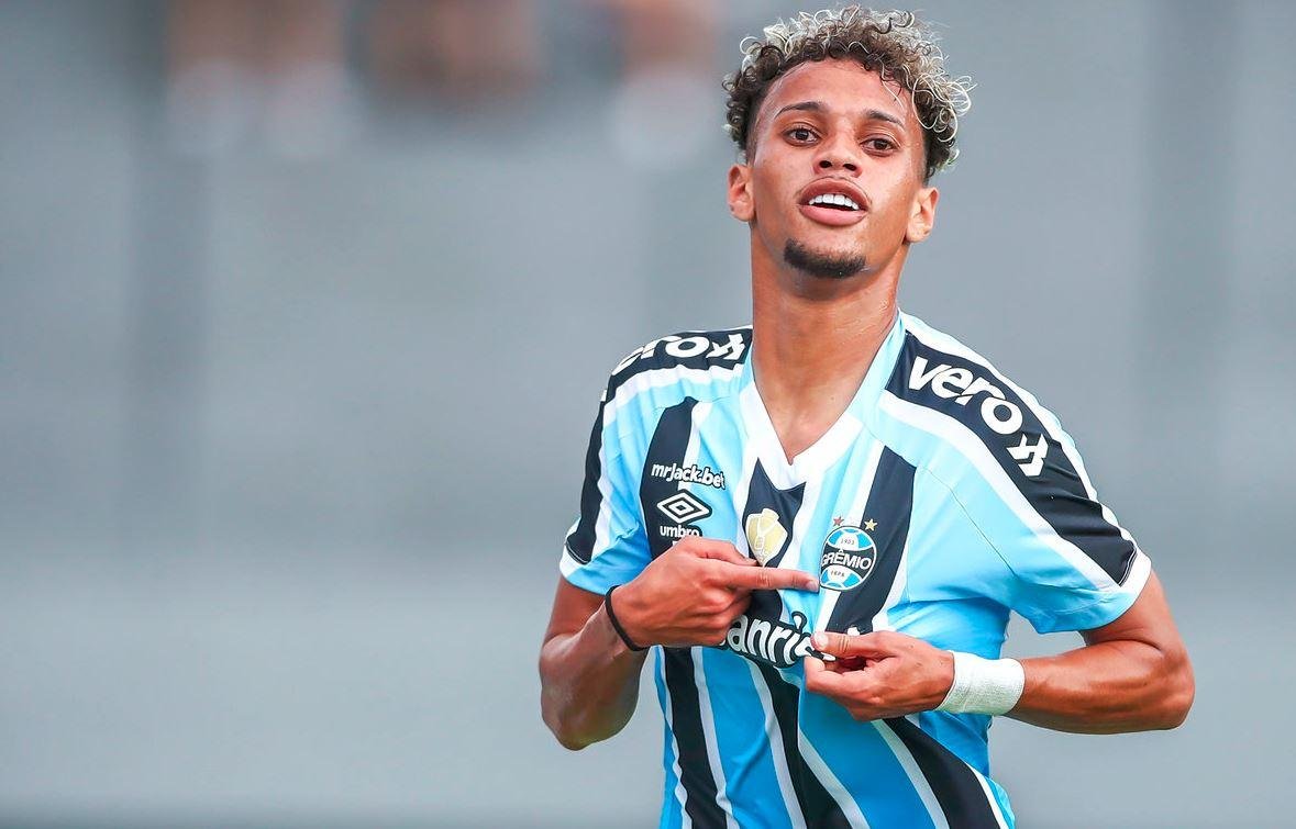 Volante marcou gol e teve muita participa&ccedil;&atilde;o
