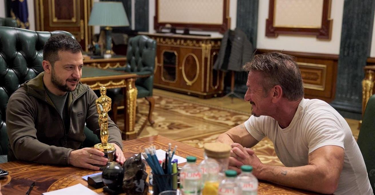 O diretor americano Sean Penn e o presidente Volodimir Zelensky