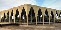 O arquiteto brasileiro Oscar Niemeyer idealizou a feira internacional em 1962 na cidade de Trípoli