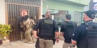 Policiais da Delegacia de Repressão as Ações Criminosas Organizadas e Inquéritos Especiais (Draco) participaram da operação