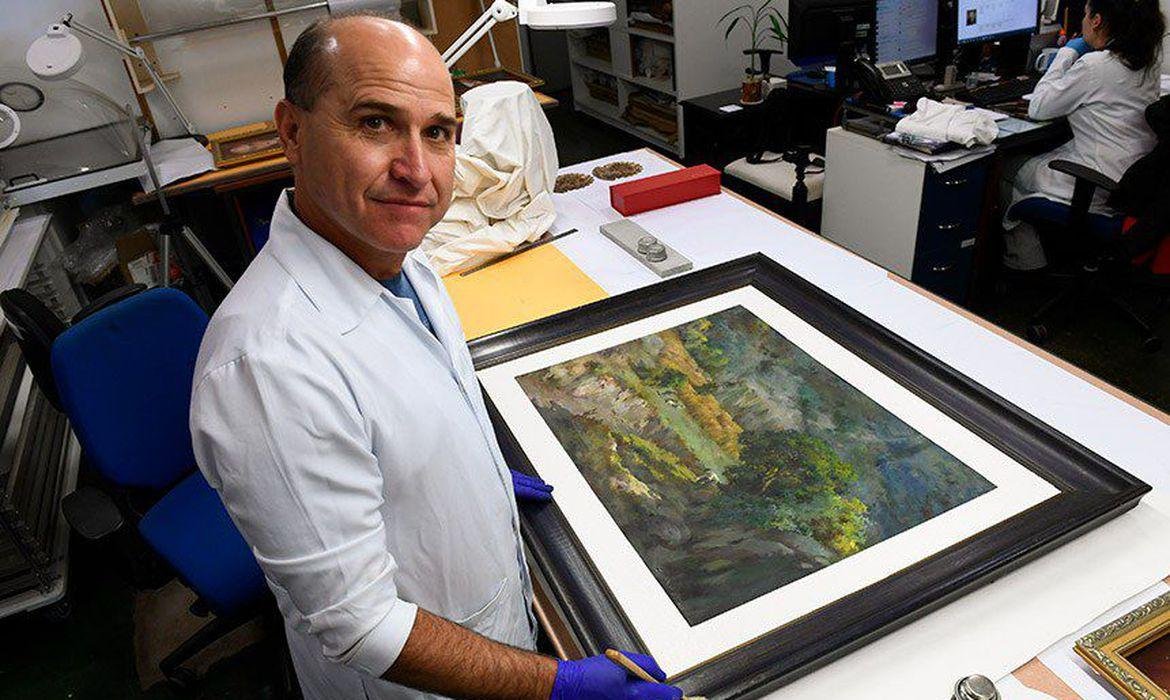 A primeira obra restaurada &eacute; o quadro Trigal na Serra