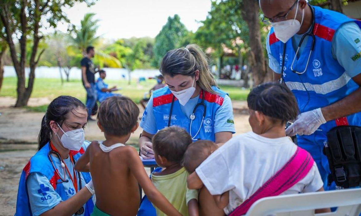 Entre as a&ccedil;&otilde;es previstas est&aacute; a garantia de seguran&ccedil;a para que equipes de sa&uacute;de possam atuar nas aldeias