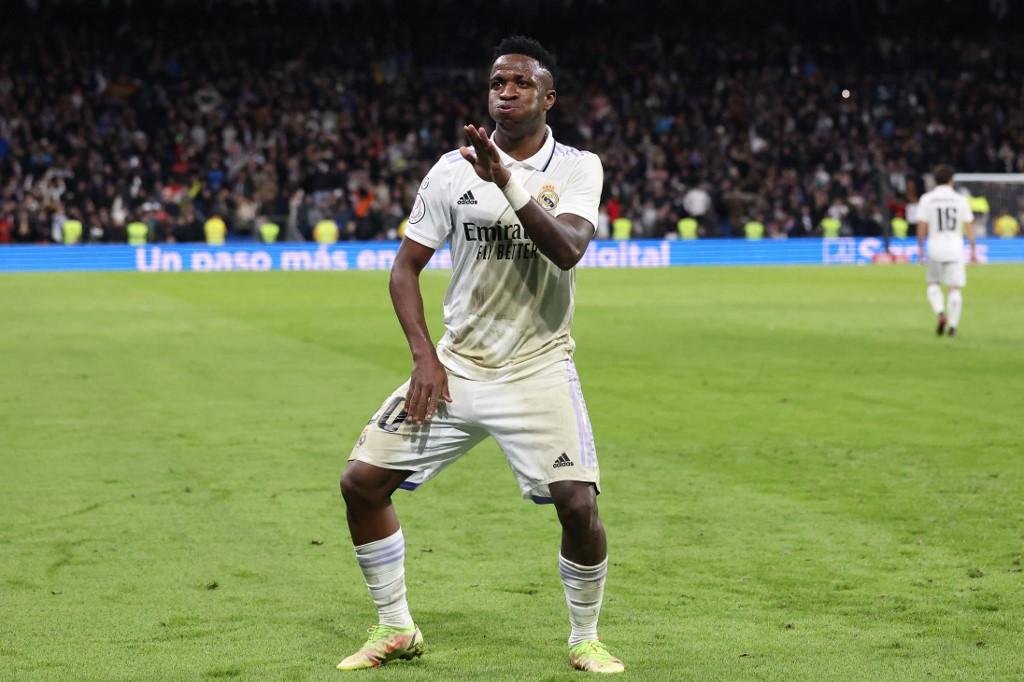 Vinicius J&uacute;nior vem sendo alvo de insultos racistas na Espanha