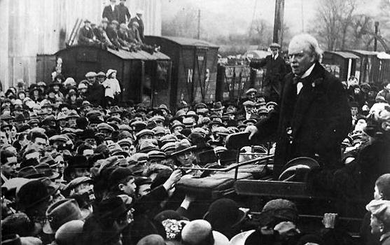 O ex-premier Lloyd George criticou a ocupa&ccedil;ao de Ruhr pela Fran&ccedil;a.
