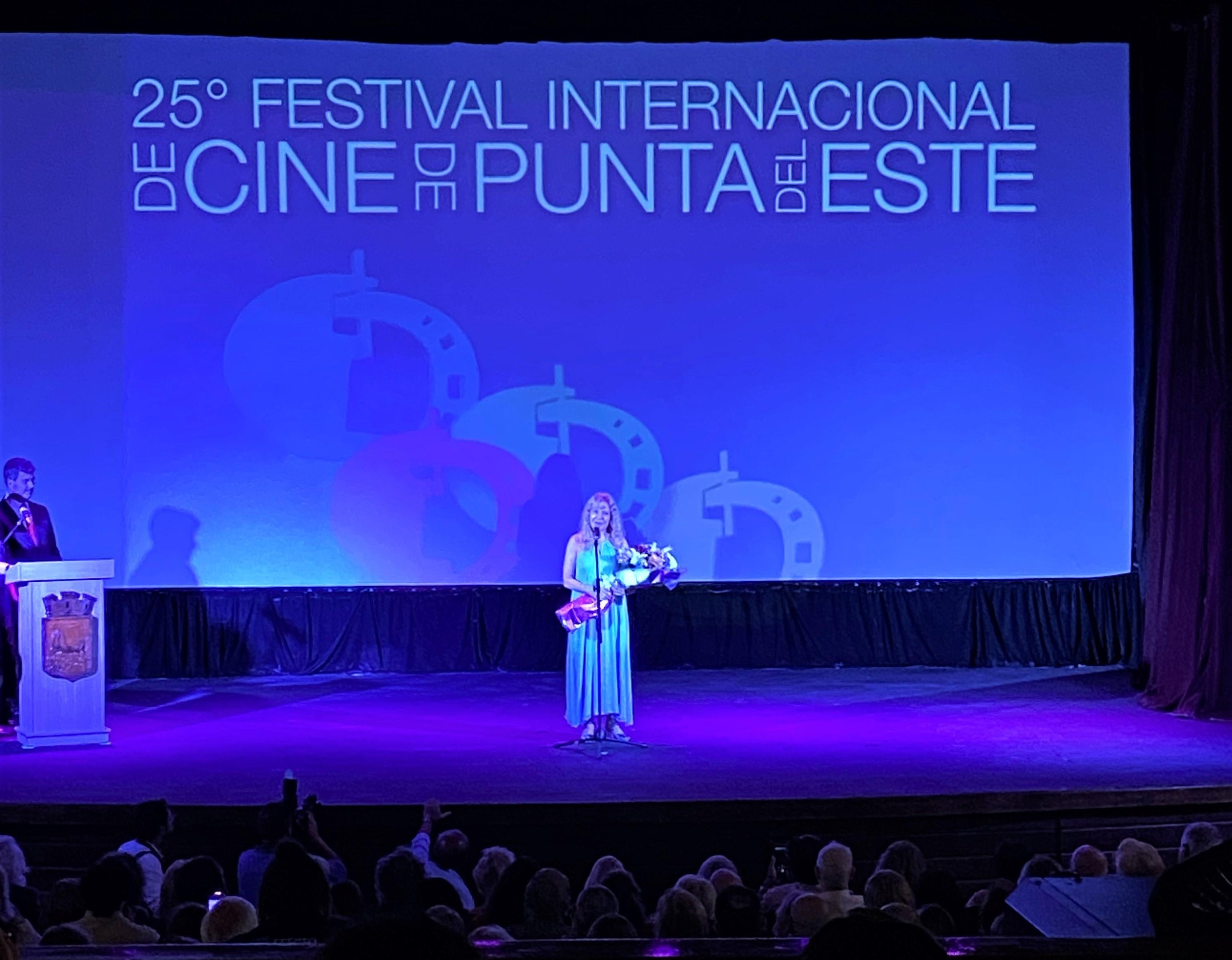 Cec&iacute;lia Roth recebeu homenagem do FestPunta por sua trajet&oacute;ria