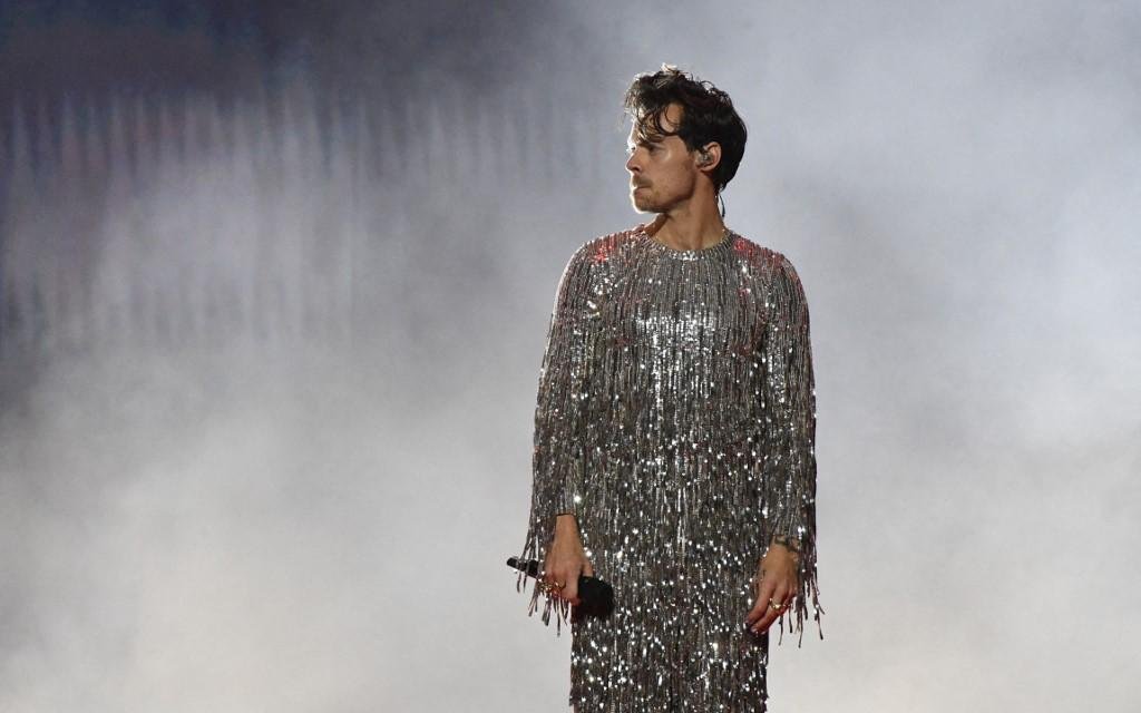 Harry Styles tamb&eacute;m se apresentou durante a premia&ccedil;&atilde;o do Grammy