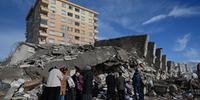 Aumenta o número de mortos por causa do terremoto na Turquia e Síria
