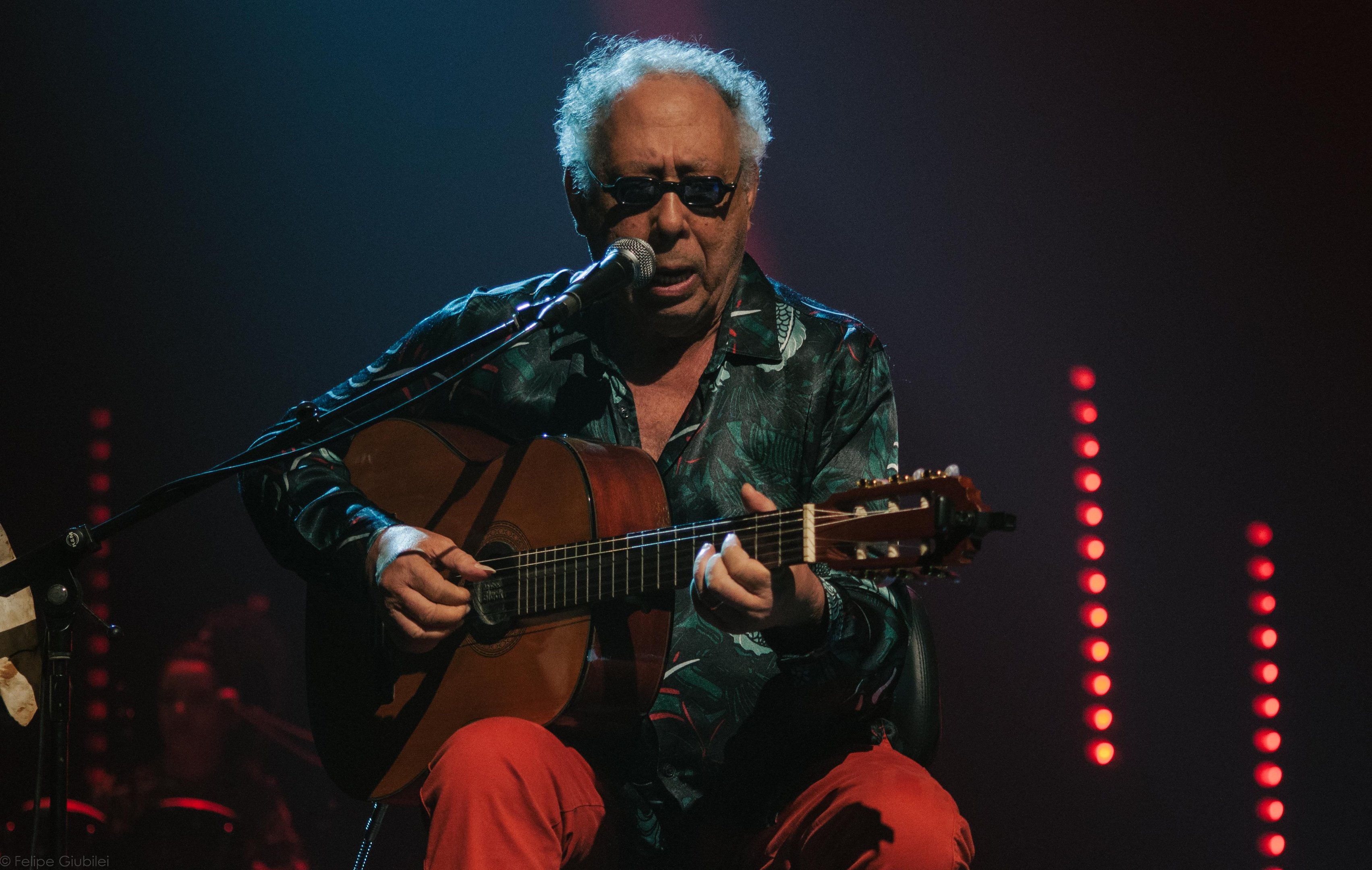 Jards Macal&eacute; faz show nesta sexta-feira, dia 10, em Porto Alegre