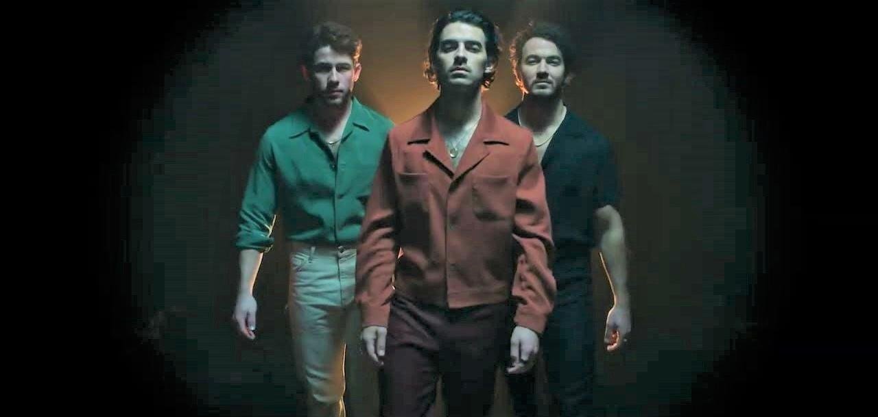 Nick, Joe e Kevin, os Jonas Brothers, est&atilde;o de volta