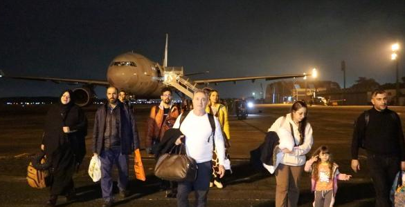 Desembarque ocorreu nesta madrugada na Base A&eacute;rea do Gale&atilde;o, no Rio de Janeiro.