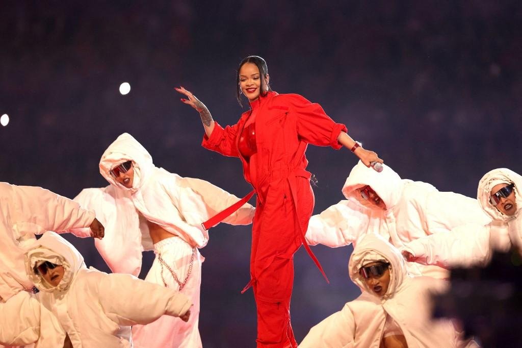 Rihanna fez show hist&oacute;rico no Super Bowl