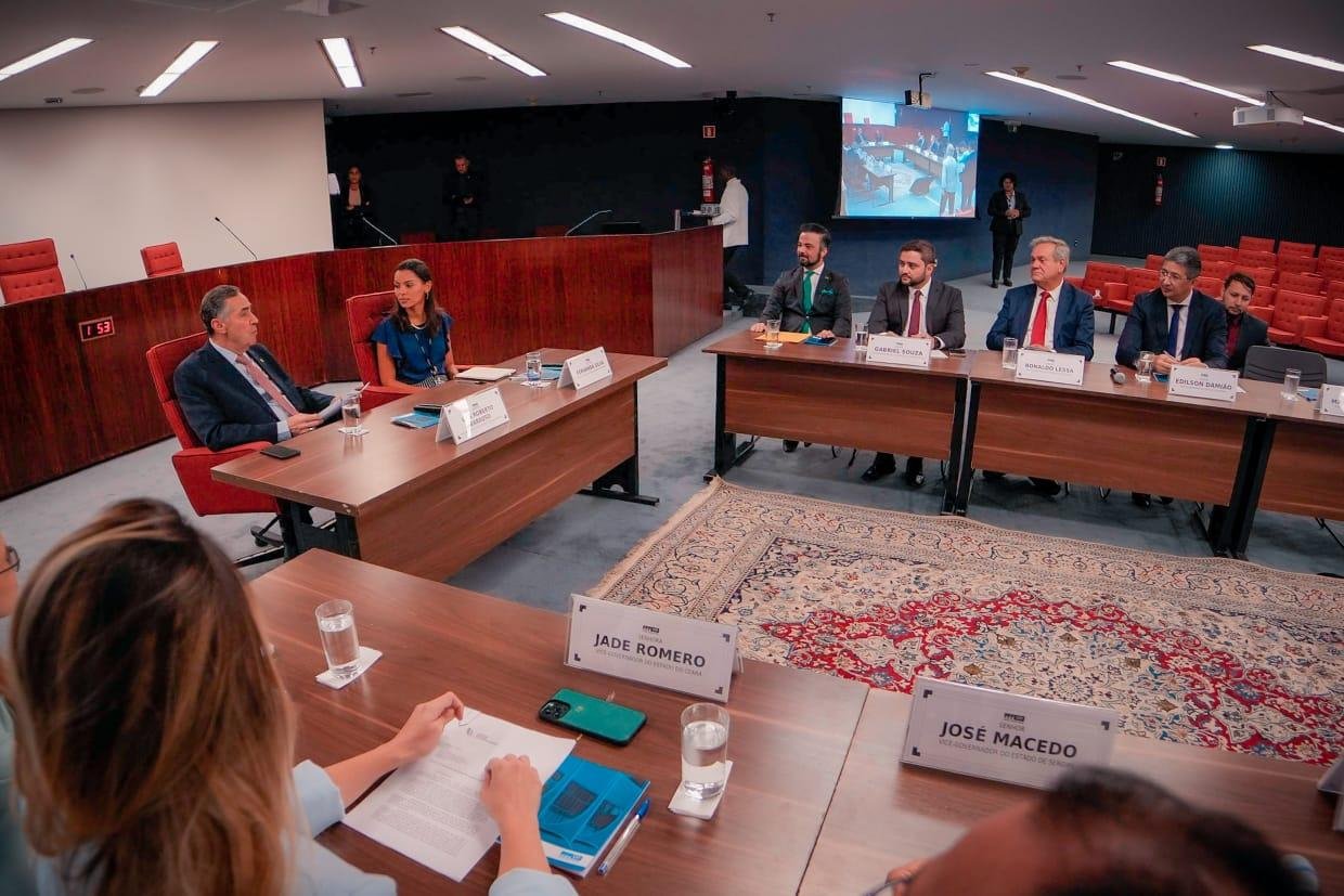 Vice-governadores, incluindo o Gabriel Souza (MDB), estiveram presentes
