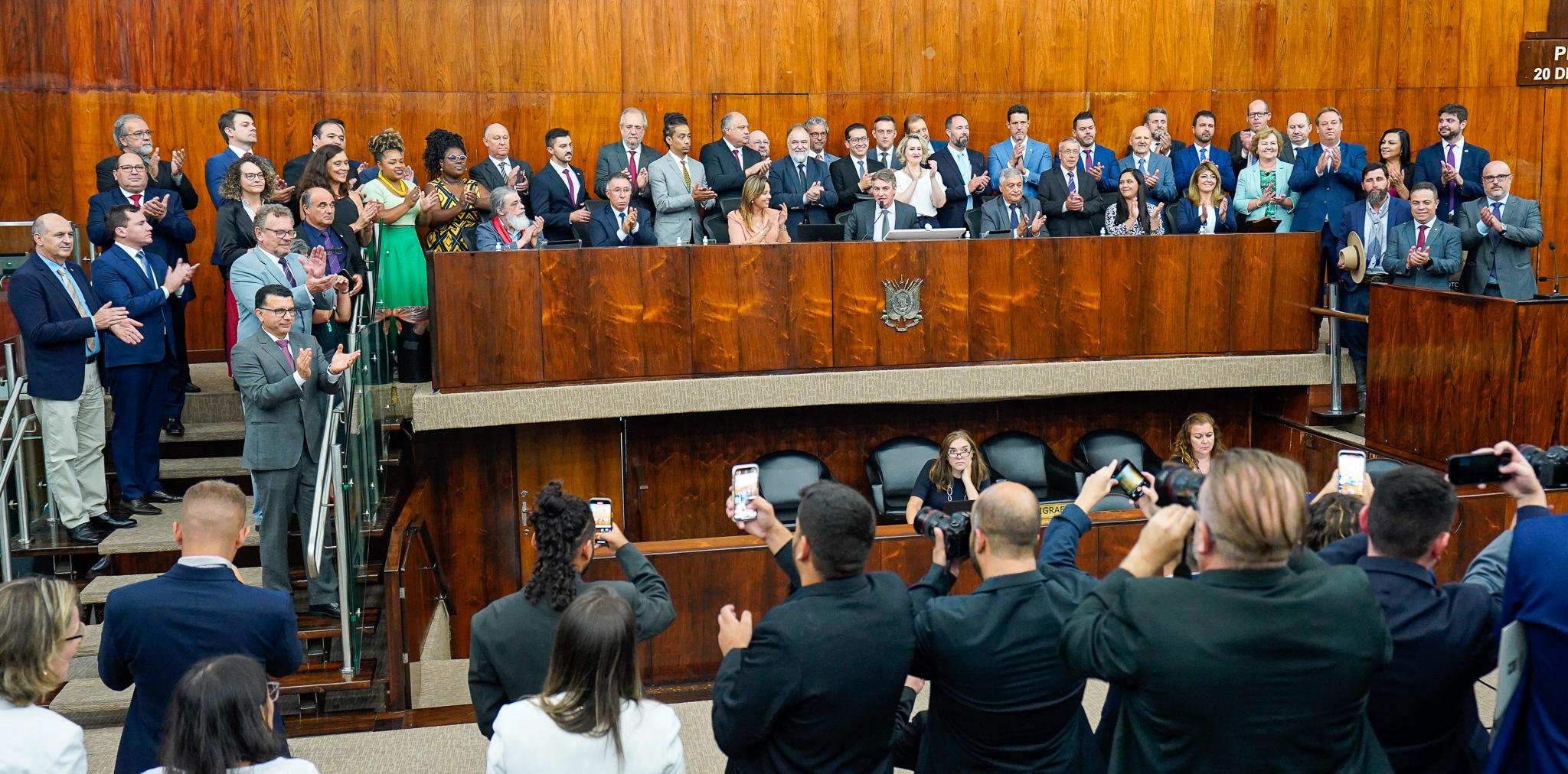 Presidentes e integrantes das comiss&otilde;es foram empossados