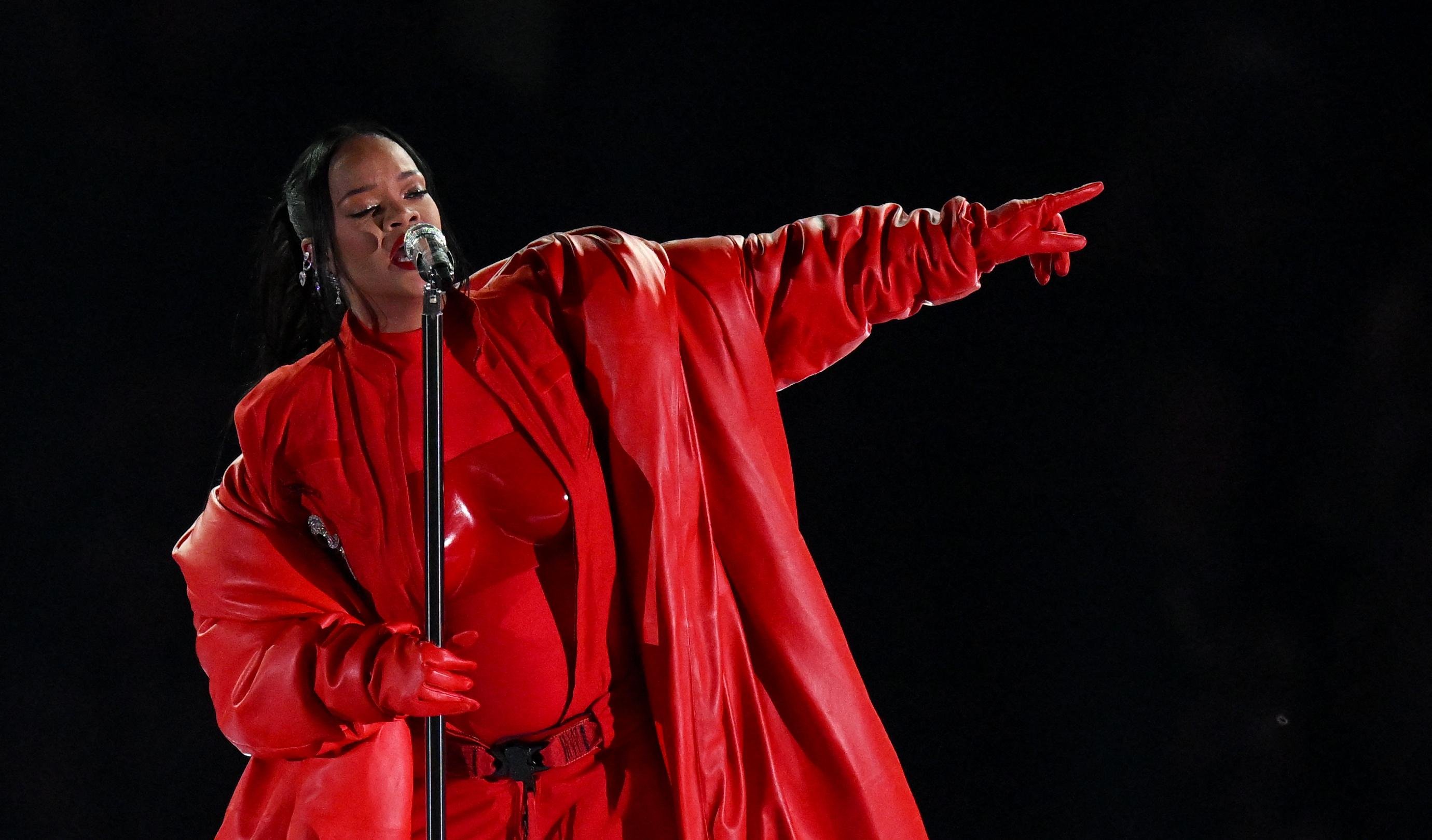 Rihanna diz estar procurando uma forma de quebrar esta paralisa&ccedil;&atilde;o e voltar a lan&ccedil;ar hits por divers&atilde;o