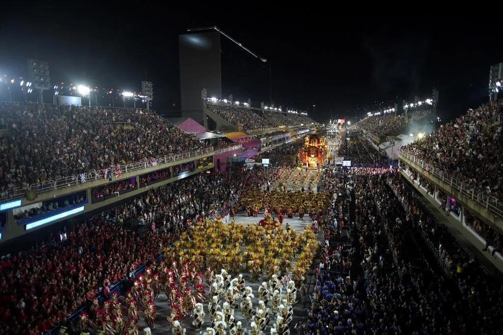 Desfiles ocorrem neste feriado