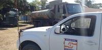 Famílias recebem água de caminhões pipa em Rio Grande