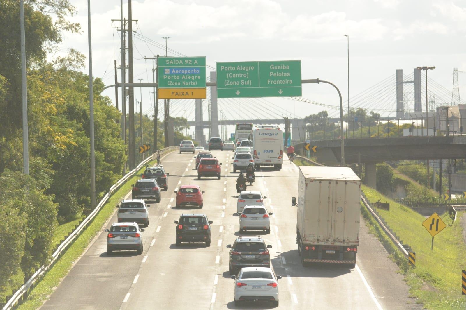 Expectativa da PRF &eacute; de que o tr&acirc;nsito de retorno do litoral Norte se intensifique na noite desta ter&ccedil;a-feira