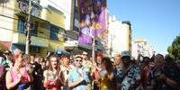 Foliões do Bloco eu Te Explico animaram o feriado de carnaval em Porto Alegre na tarde desta terça-feira