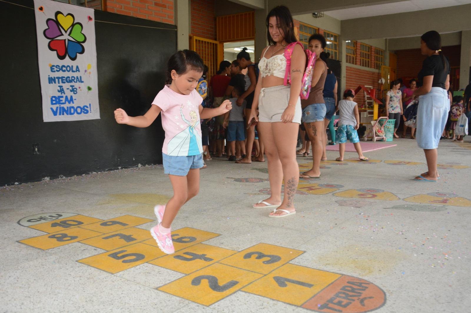 Emef Porto Novo, no bairro Rubem Berta, recebeu os alunos desde o jardim at&eacute; o 9&ordm; ano, nesta quarta-feira.
