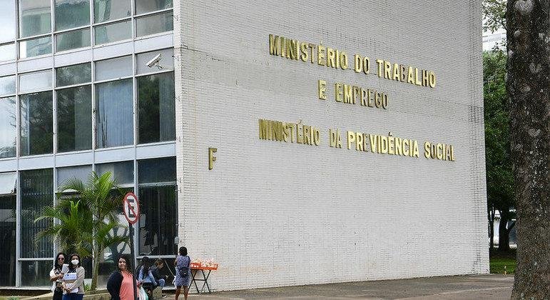 Fachada do Minist&eacute;rio do Trabalho e Emprego e e do Minist&eacute;rio da Previd&ecirc;ncia Social, em Bras&iacute;lia