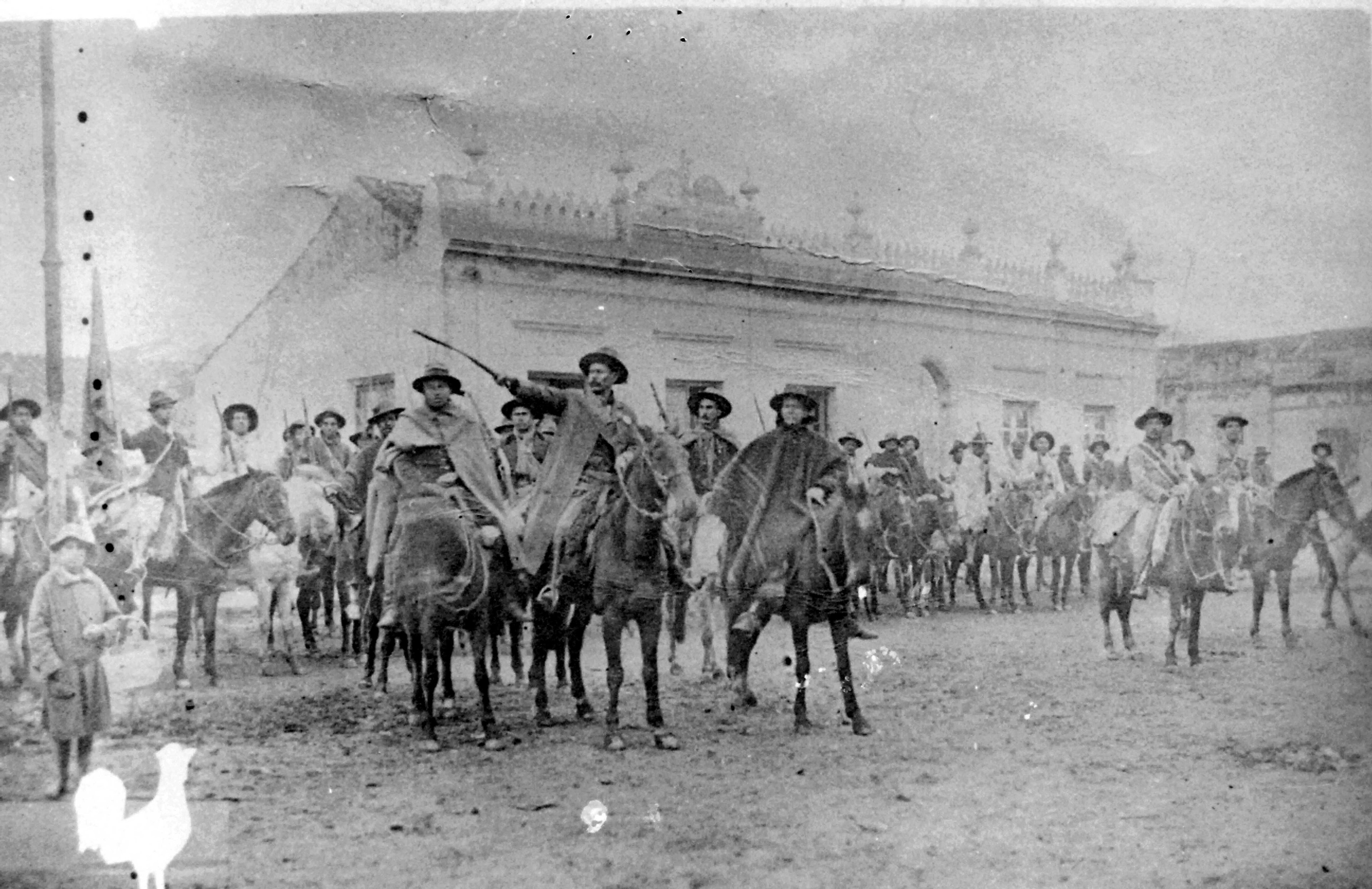 O conflito entre revolucion&aacute;rios e o ex&eacute;rcito estavam produzindo baixas