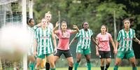 Ainda que não seja obrigado pela CBF, o Juventude retomou as atividades do departamento feminino recentemente, em 2021. Campeãs do Interior no ano passado, as Esmeraldas 
disputam nesta temporada o Estadual e a Série A3 do Brasileirão, além dos campeonatos sub-17 e sub-2