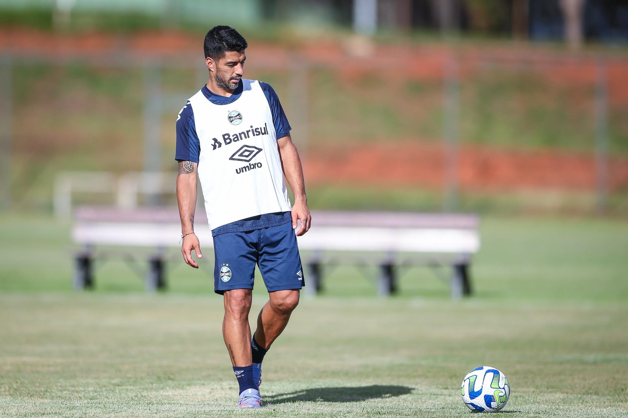 Su&aacute;rez vai estar em campo no Man&eacute; Garrincha, em Bras&iacute;lia