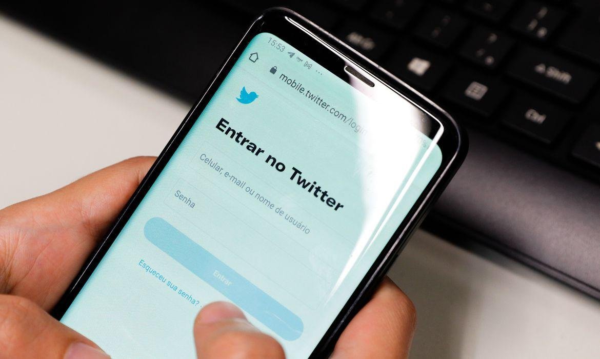O Twitter est&aacute; entre as plataformas digitais no grupo de trabalho criado pelo TSE