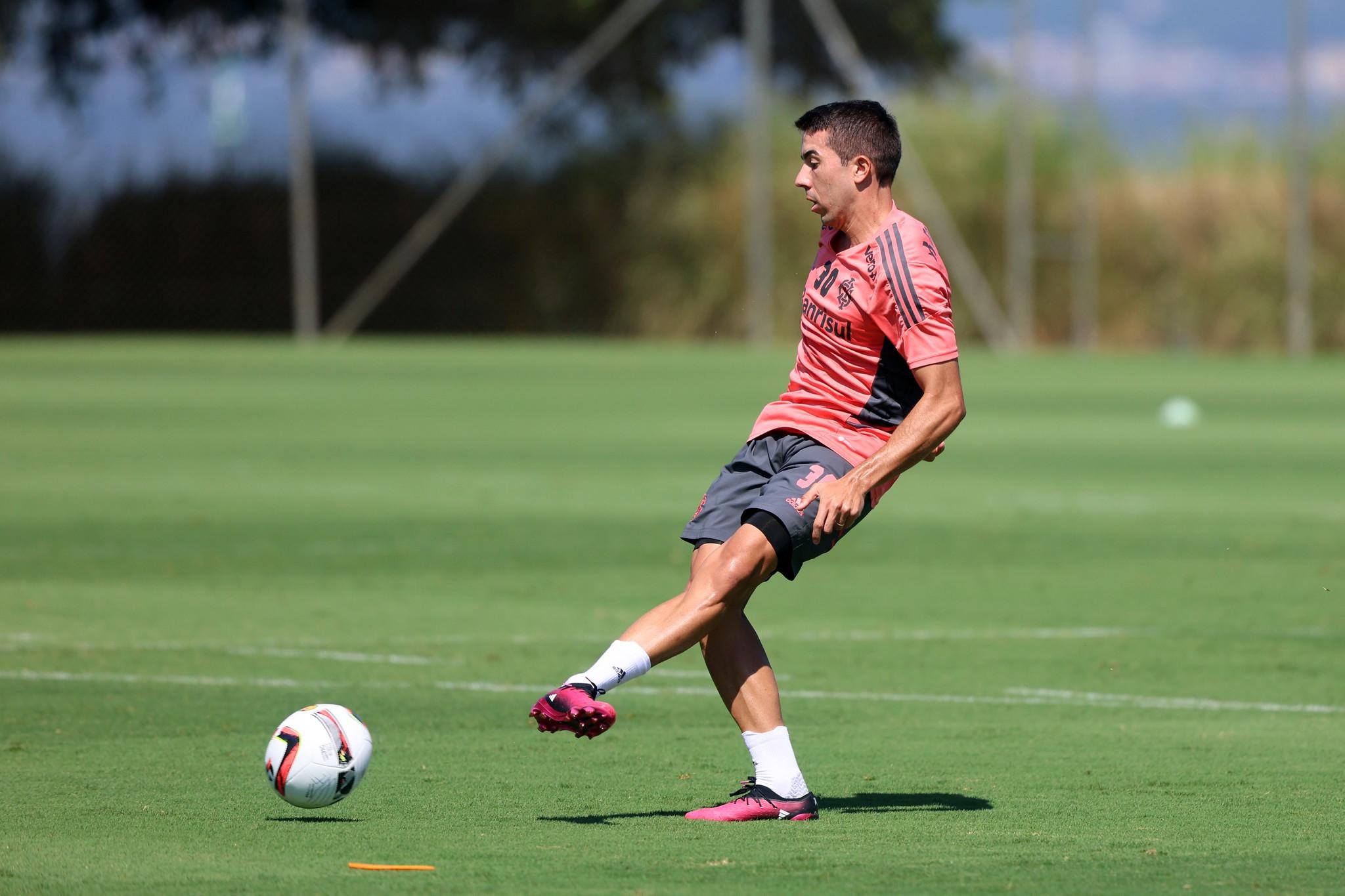 De Pena vai jogar o seu primeiro Gre-Nal