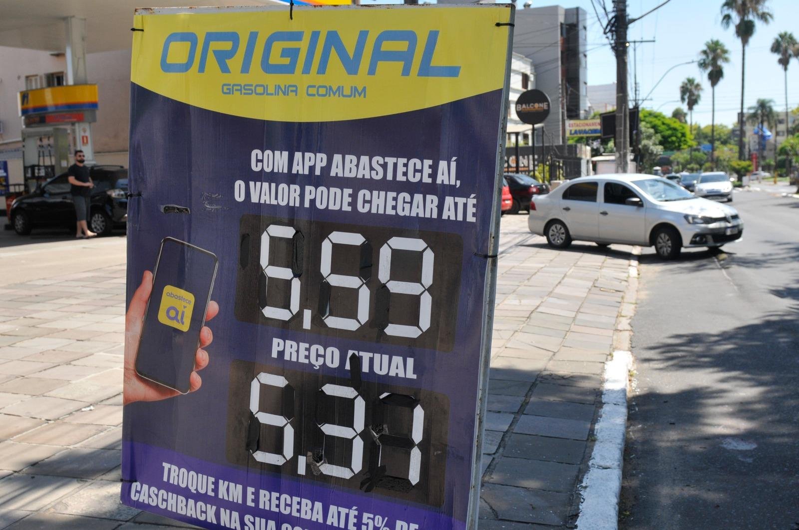Aumento do litro da gasolina chegou a R$ 0,60 na Capital