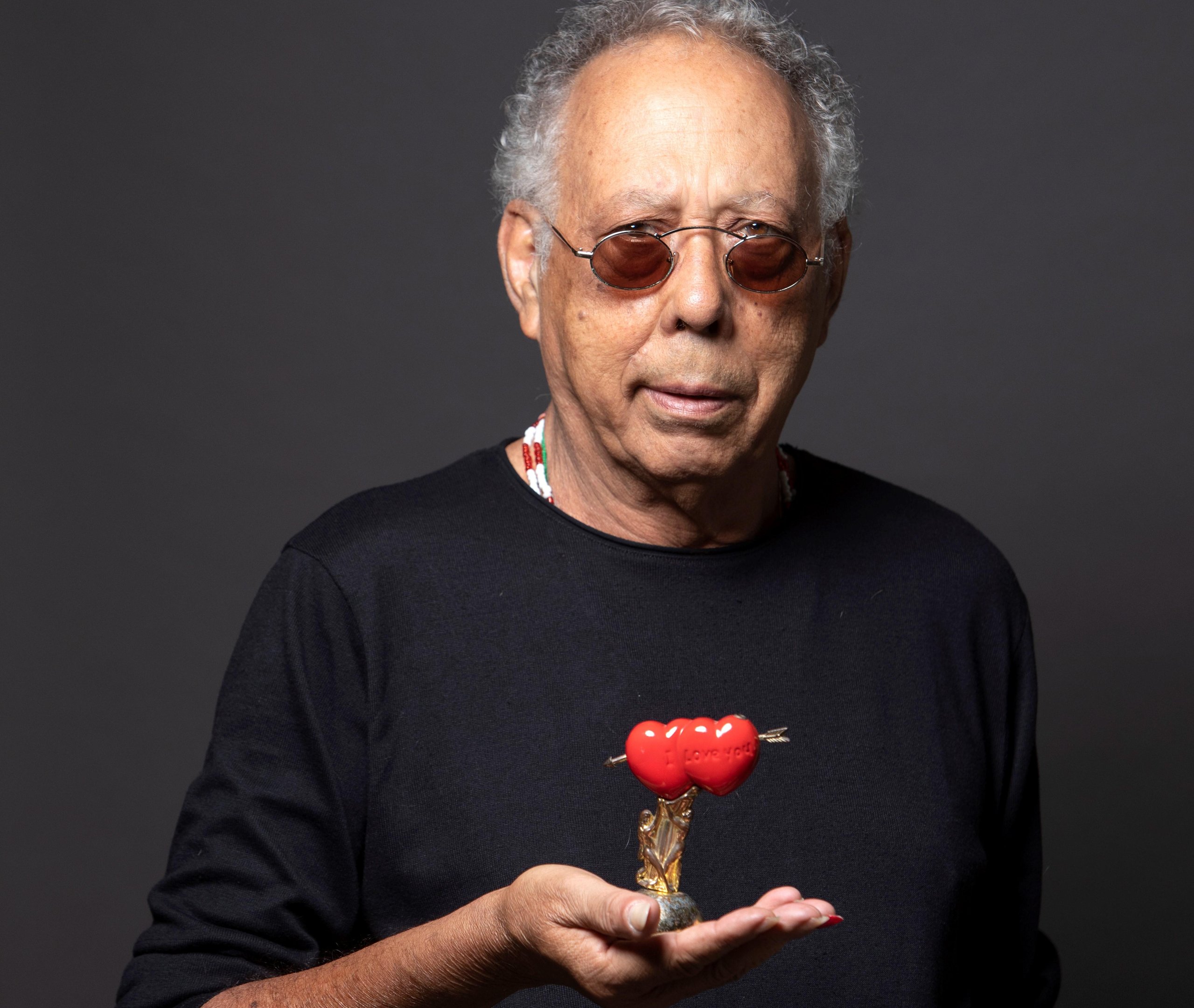 Jards Macal&eacute; lan&ccedil;a single e celebra seus 80 anos na sexta-feira, dia 3 de mar&ccedil;o