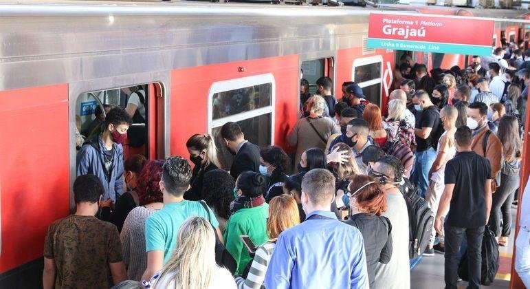 Medida vale a partir da sexta (3) e segue entendimento da Anvisa, que retirou a necessidade da prote&ccedil;&atilde;o em portos e aeroportos