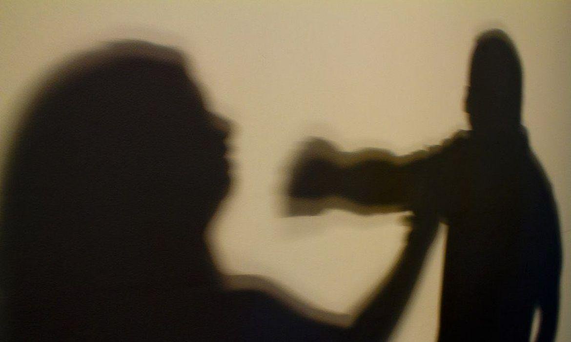 Os agressores, em geral, s&atilde;o os parceiros e ex-parceiros, parentes e amigos ou conhecidos
