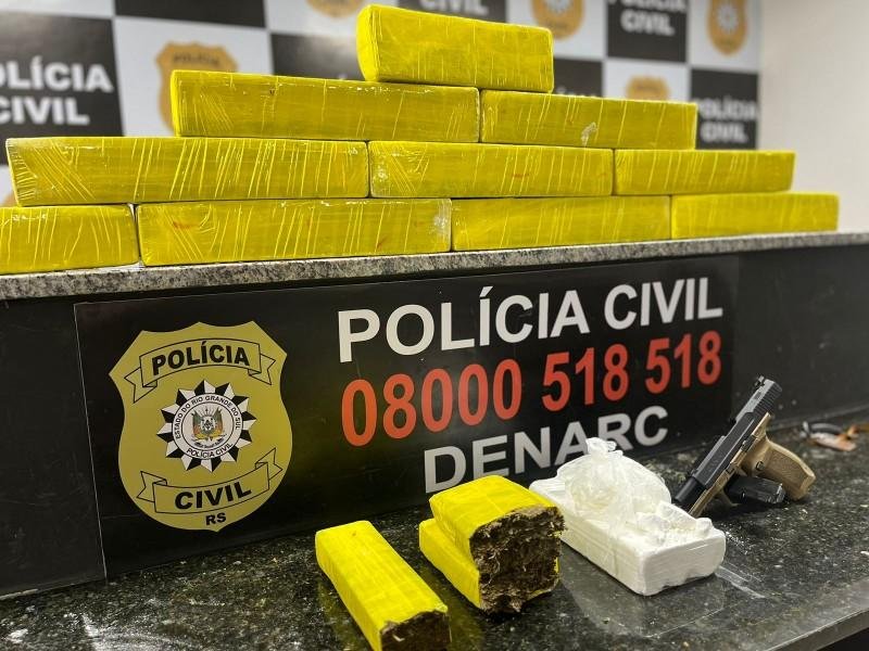 Den&uacute;ncia levou a pol&iacute;cia at&eacute; o suspeito de tr&aacute;fico de drogas