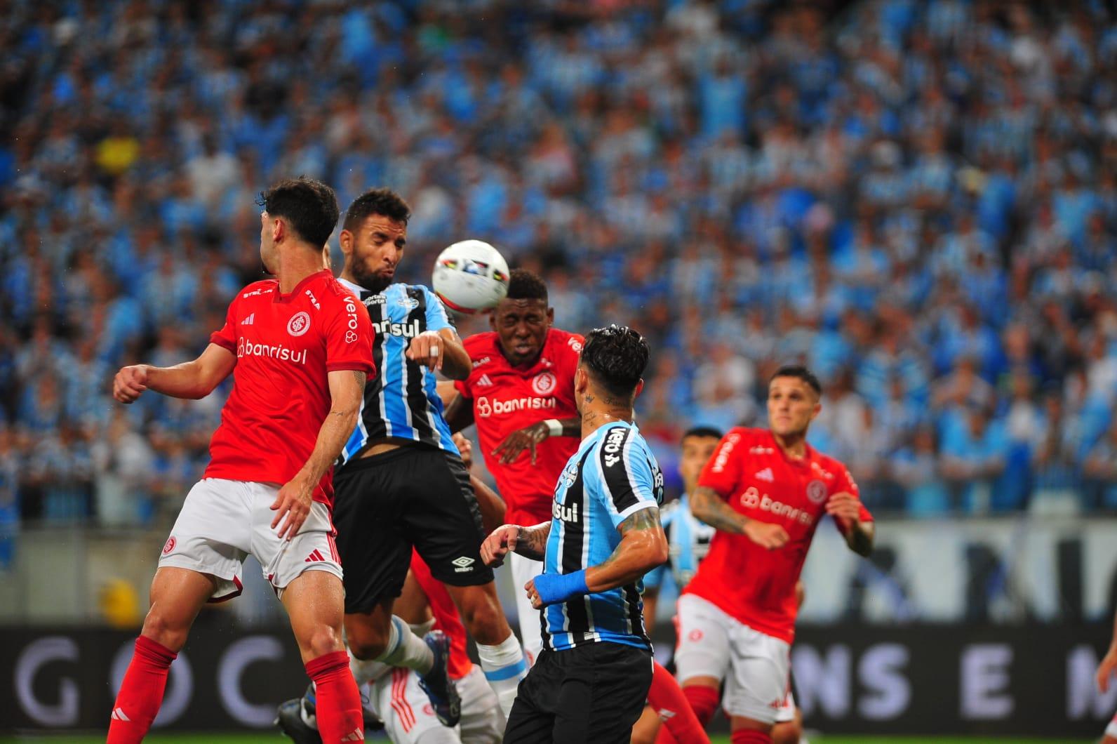 Gr&ecirc;mio venceu o Inter por 2 a 1 na Arena